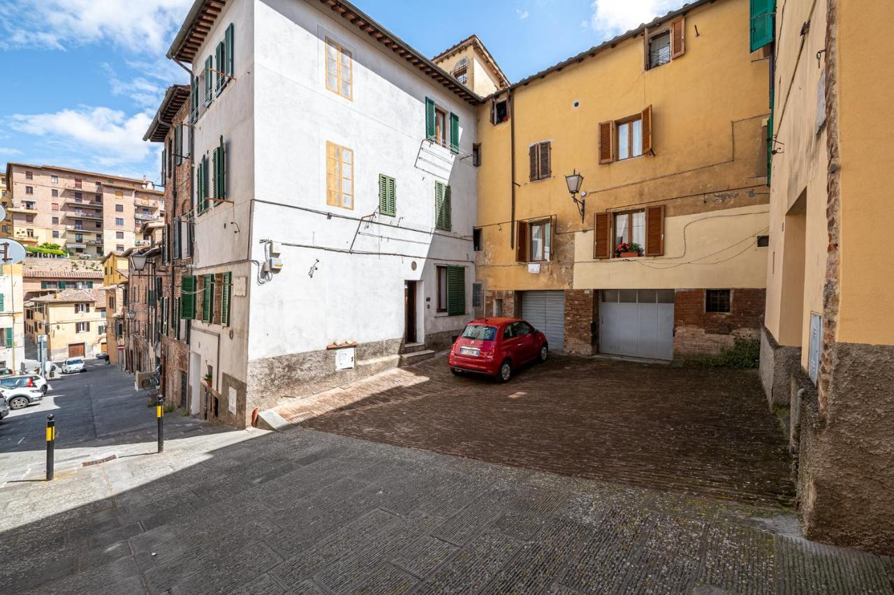 Suite 35 Nel Centro Storico Di Siena In The Historic Center Of Siena Buitenkant foto
